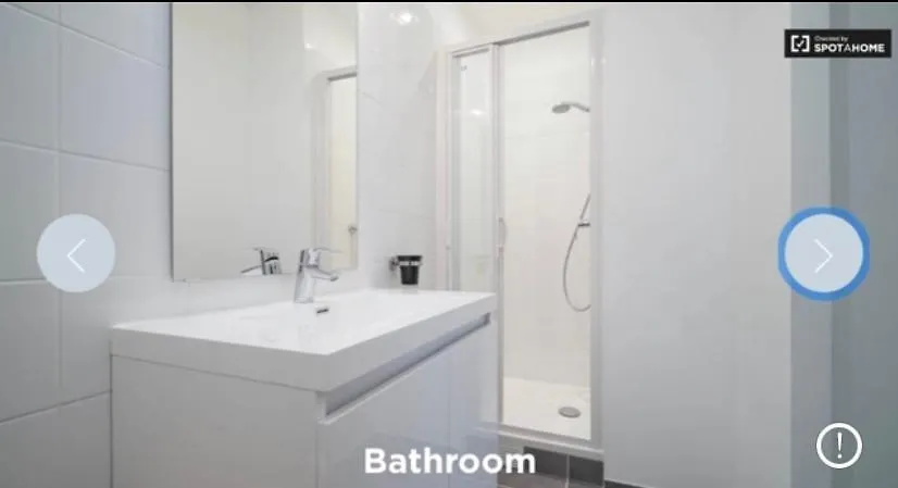 Apartment Studio Pres De La Porte Maillot Paris France